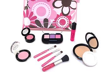 Little Cosmetics Essential Set